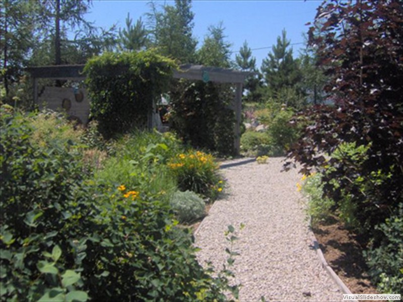 A13f_S&L_MacDonald_Garden